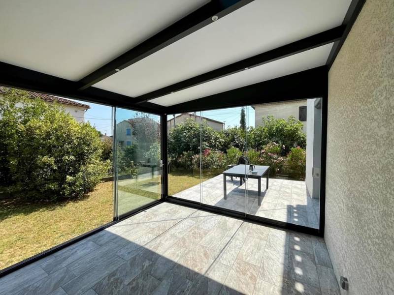 Auvent en aluminium pour terrasse à Bordeaux en Nouvelle Aquitaine
