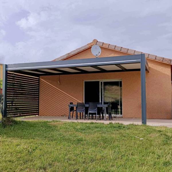 Pergola évolutive en aluminium avec store à Caen en Normandie
